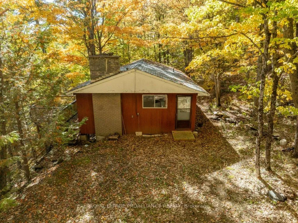 Photo 14 of 1042 East Flieler Lane, Frontenac, Frontenac North — HOMEH