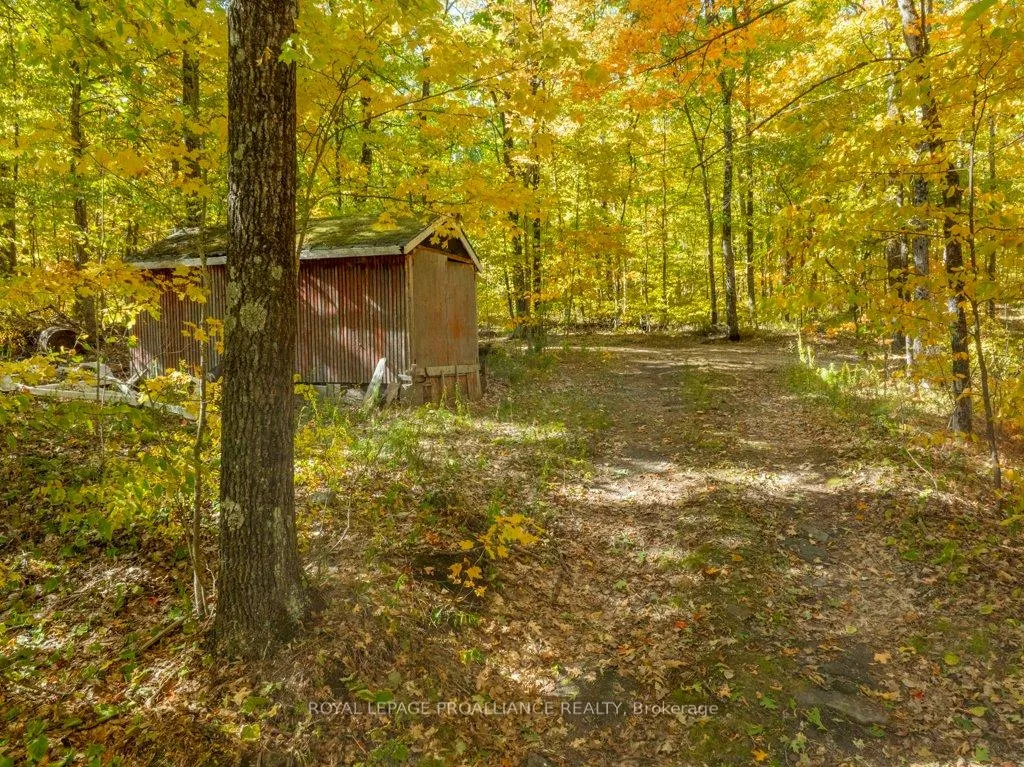 Photo 15 of 1042 East Flieler Lane, Frontenac, Frontenac North — HOMEH