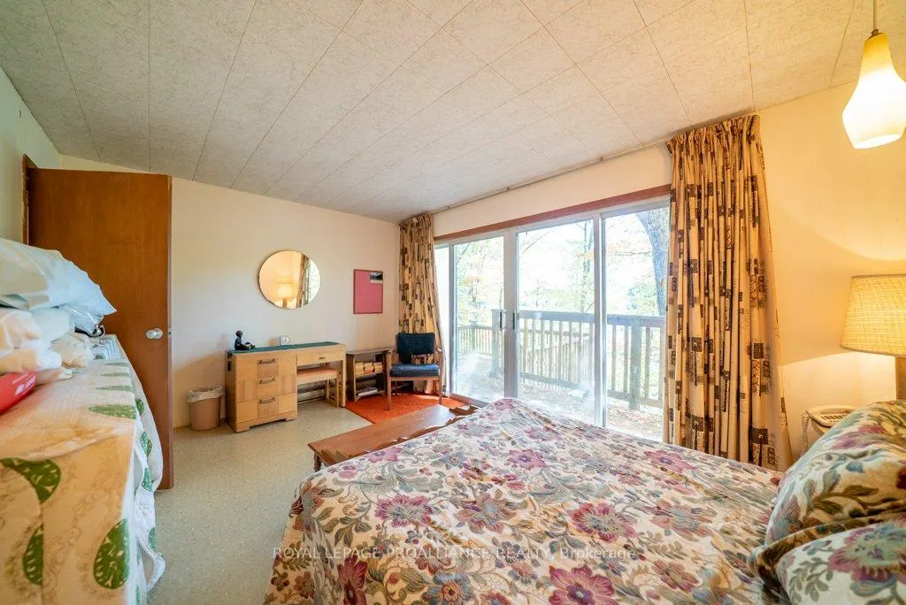 Photo 36 of 1042 East Flieler Lane, Frontenac, Frontenac North — HOMEH