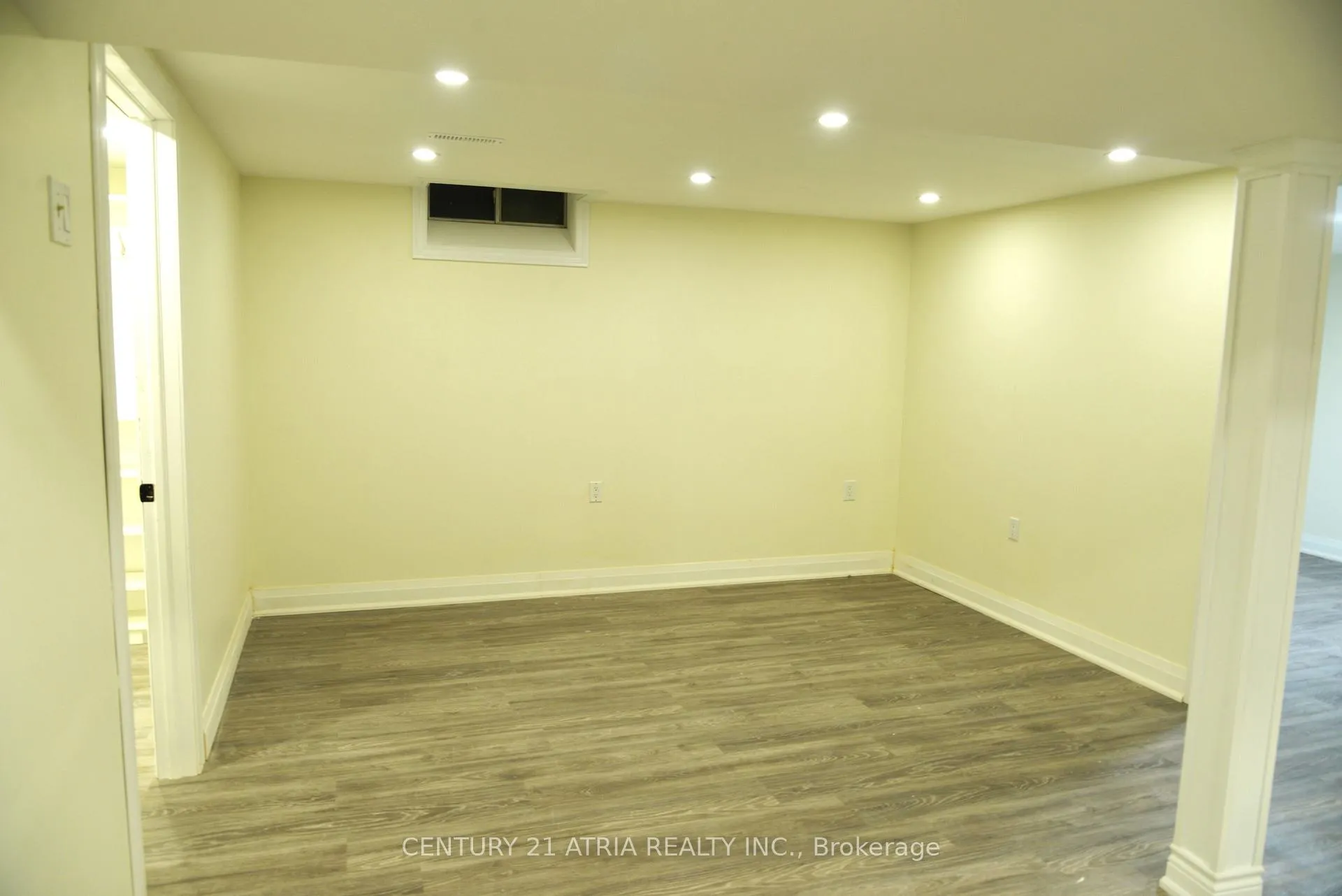 Photo 5 of Unit Bsmt, 1047 Dalewood Drive, Pickering, Rougemount — HOMEH