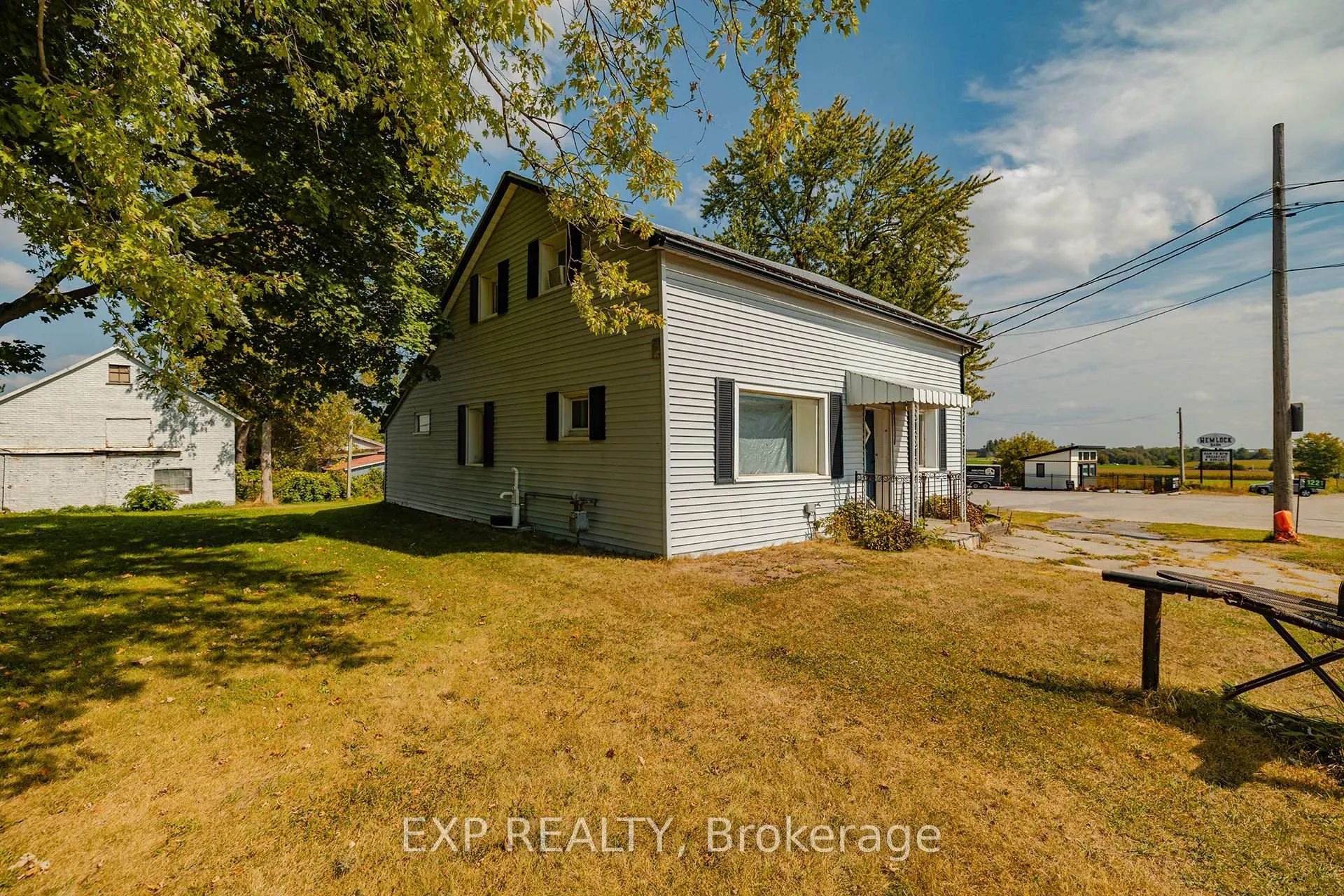 Photo 8 of 1221 Lobsinger Line, Woolwich — HOMEH