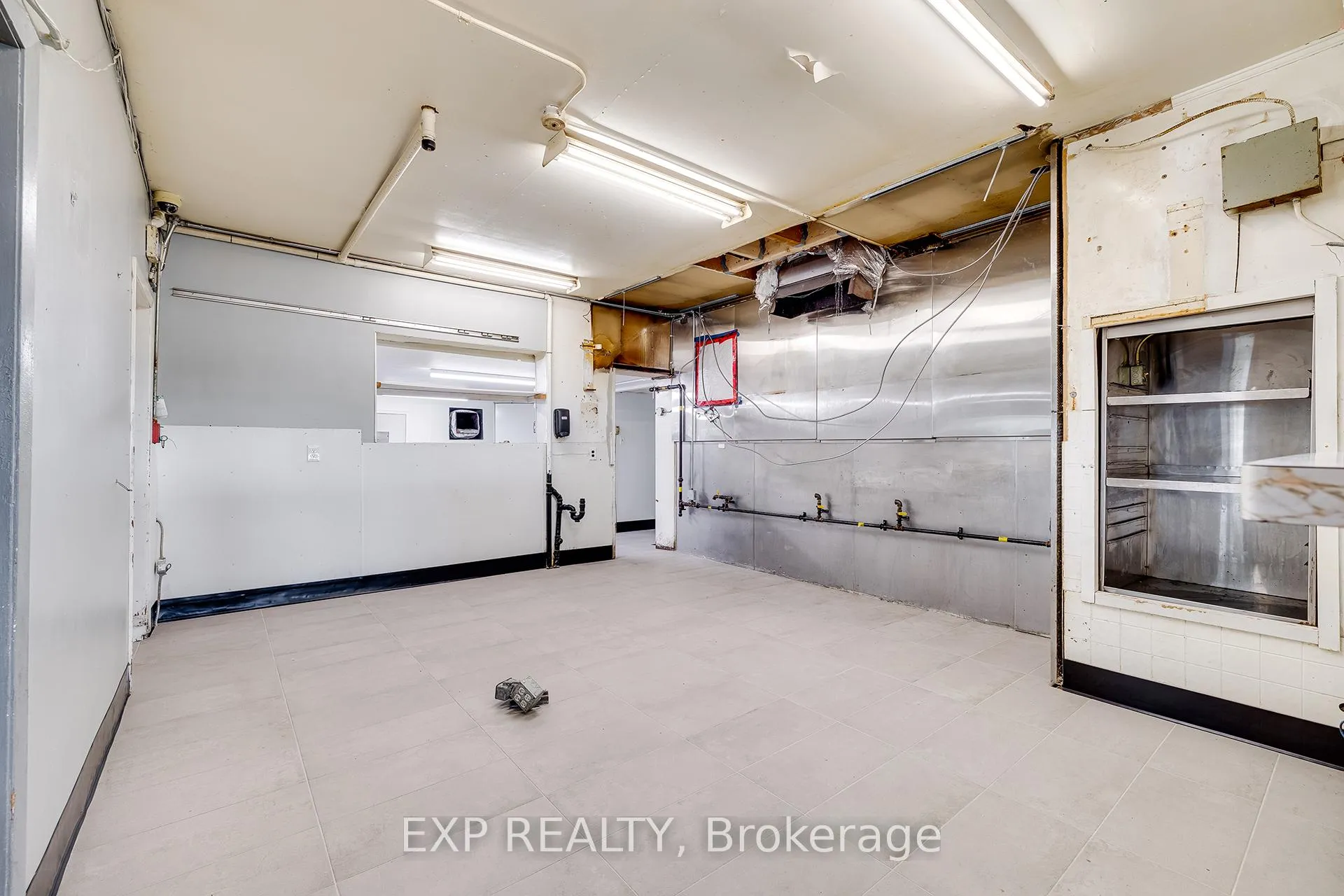 Photo 21 of 1221 Lobsinger Line, Woolwich — HOMEH
