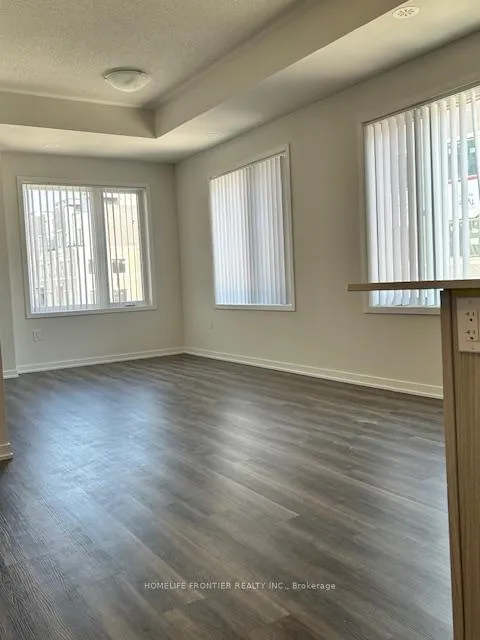 Photo 3 of Unit 172, 151 Honeycrisp Crescent, Vaughan, Concord — HOMEH