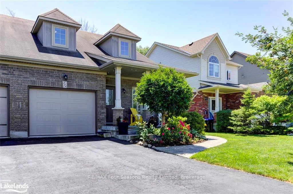 Photo 3 of 111 Chamberlain Crescent, Collingwood — HOMEH
