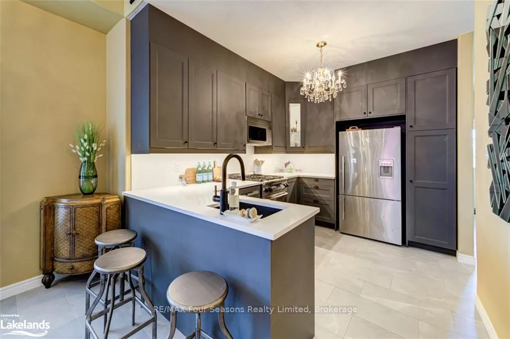 Photo 13 of 111 Chamberlain Crescent, Collingwood — HOMEH
