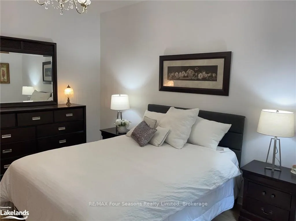 Photo 23 of 111 Chamberlain Crescent, Collingwood — HOMEH