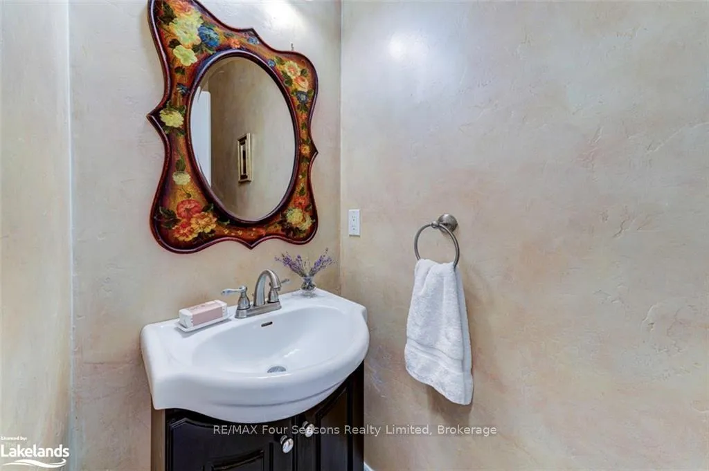 Photo 28 of 111 Chamberlain Crescent, Collingwood — HOMEH