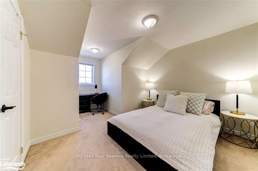 Photo 31 of 111 Chamberlain Crescent, Collingwood — HOMEH