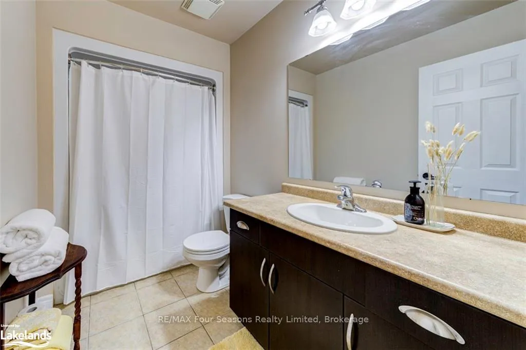 Photo 32 of 111 Chamberlain Crescent, Collingwood — HOMEH