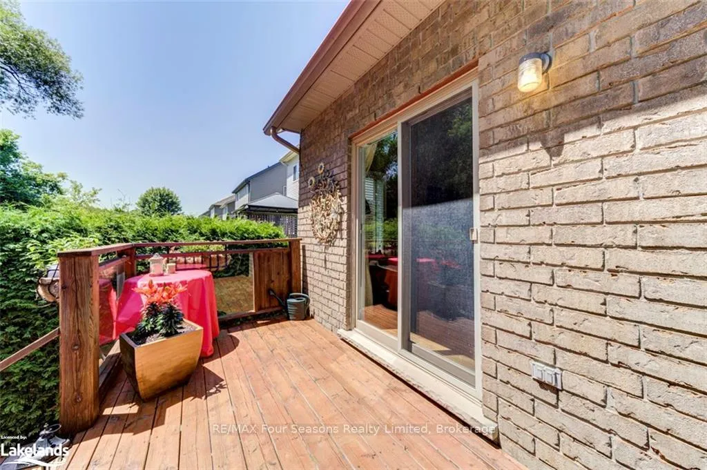 Photo 41 of 111 Chamberlain Crescent, Collingwood — HOMEH