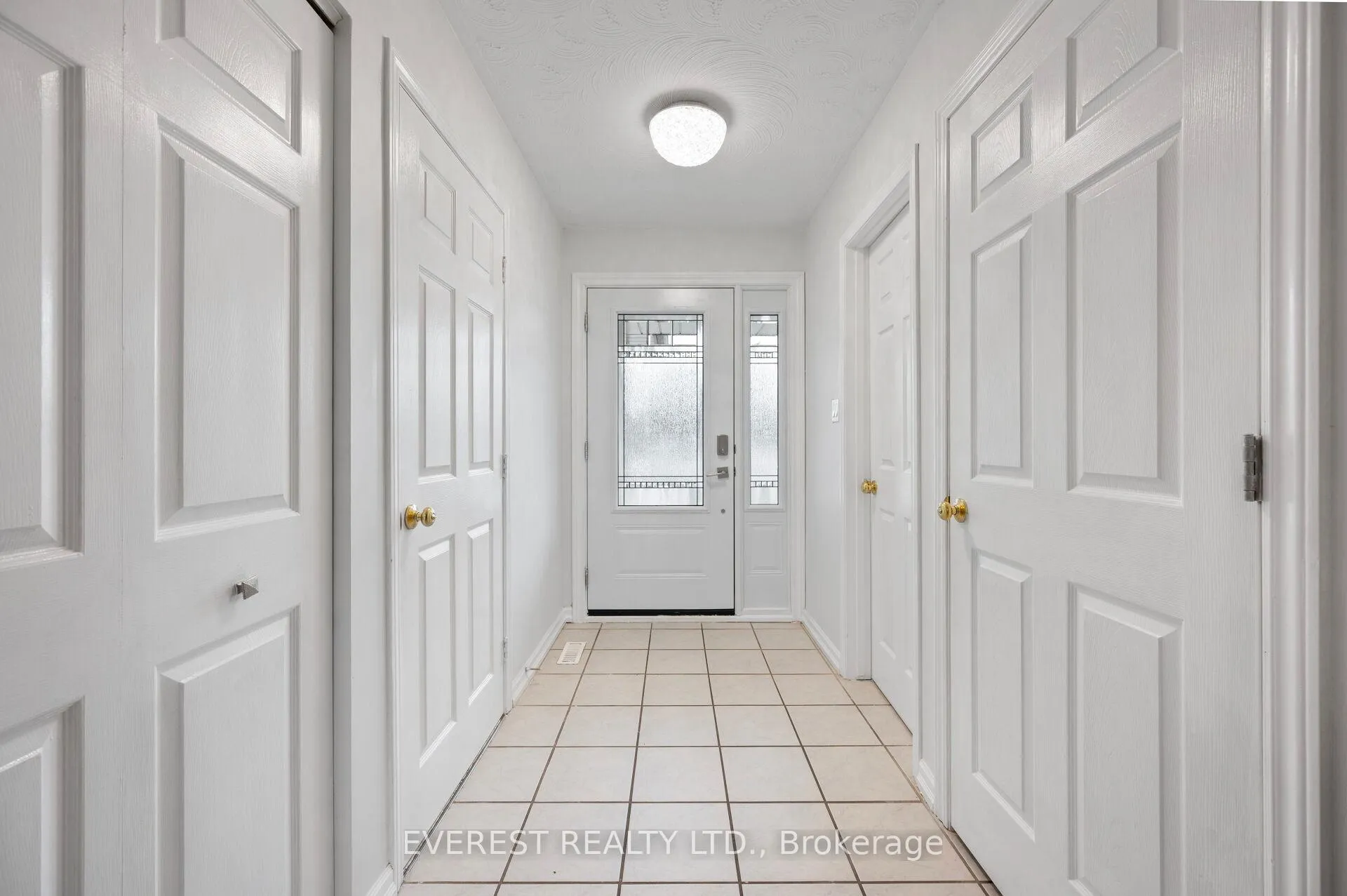 Photo 5 of 41 Juniper Drive, Hamilton, Stoney Creek — HOMEH