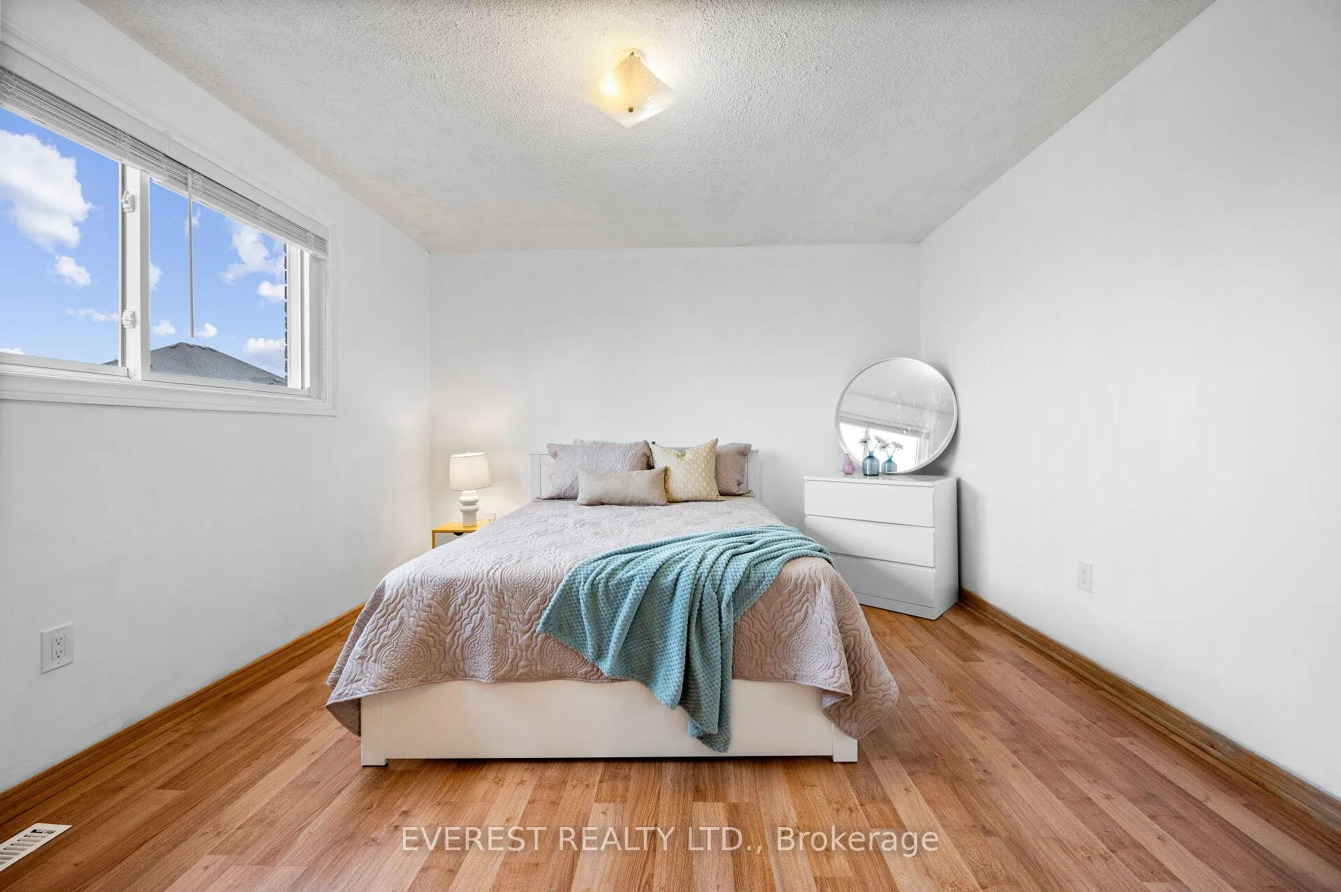 Photo 19 of 41 Juniper Drive, Hamilton, Stoney Creek — HOMEH