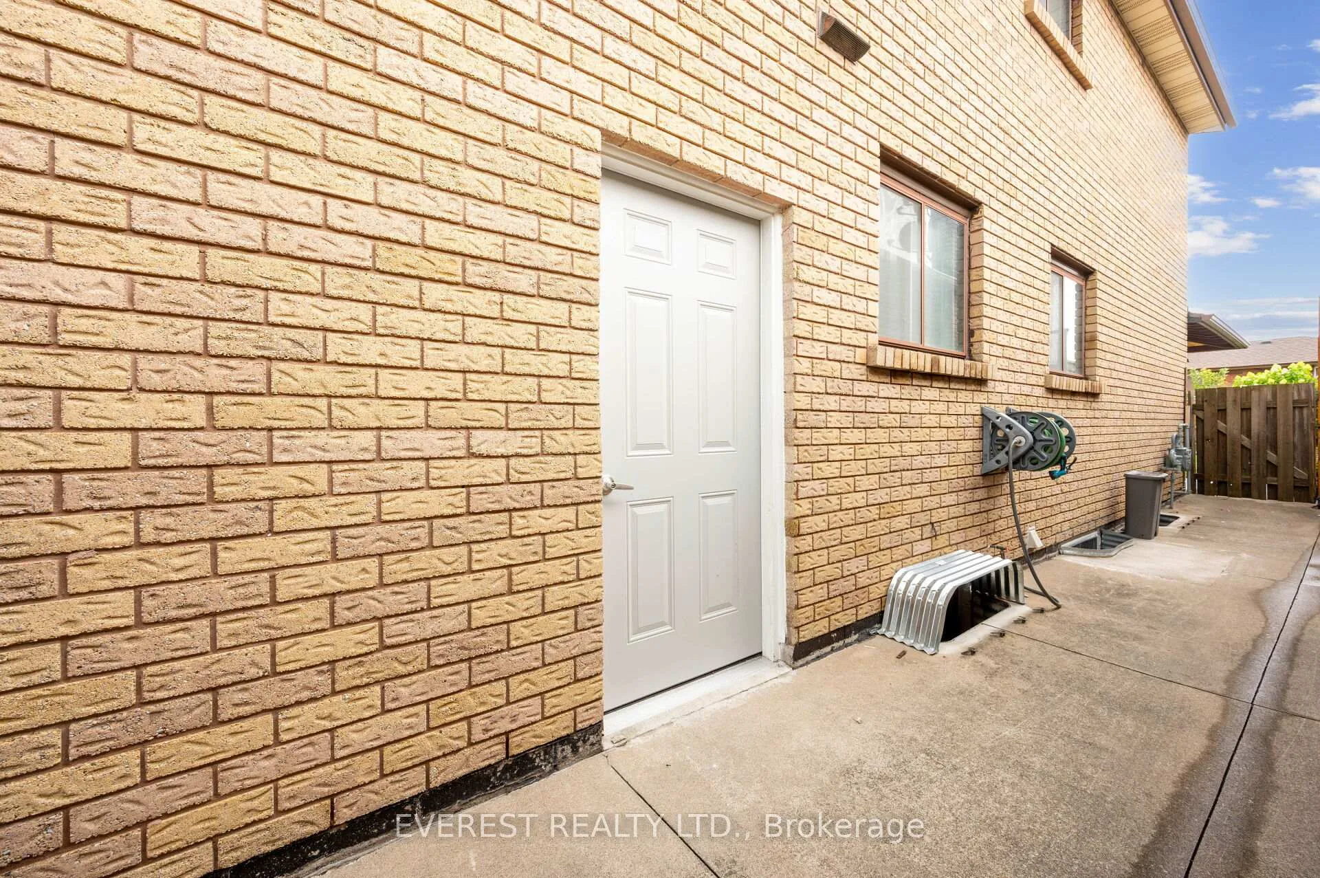 Photo 25 of 41 Juniper Drive, Hamilton, Stoney Creek — HOMEH