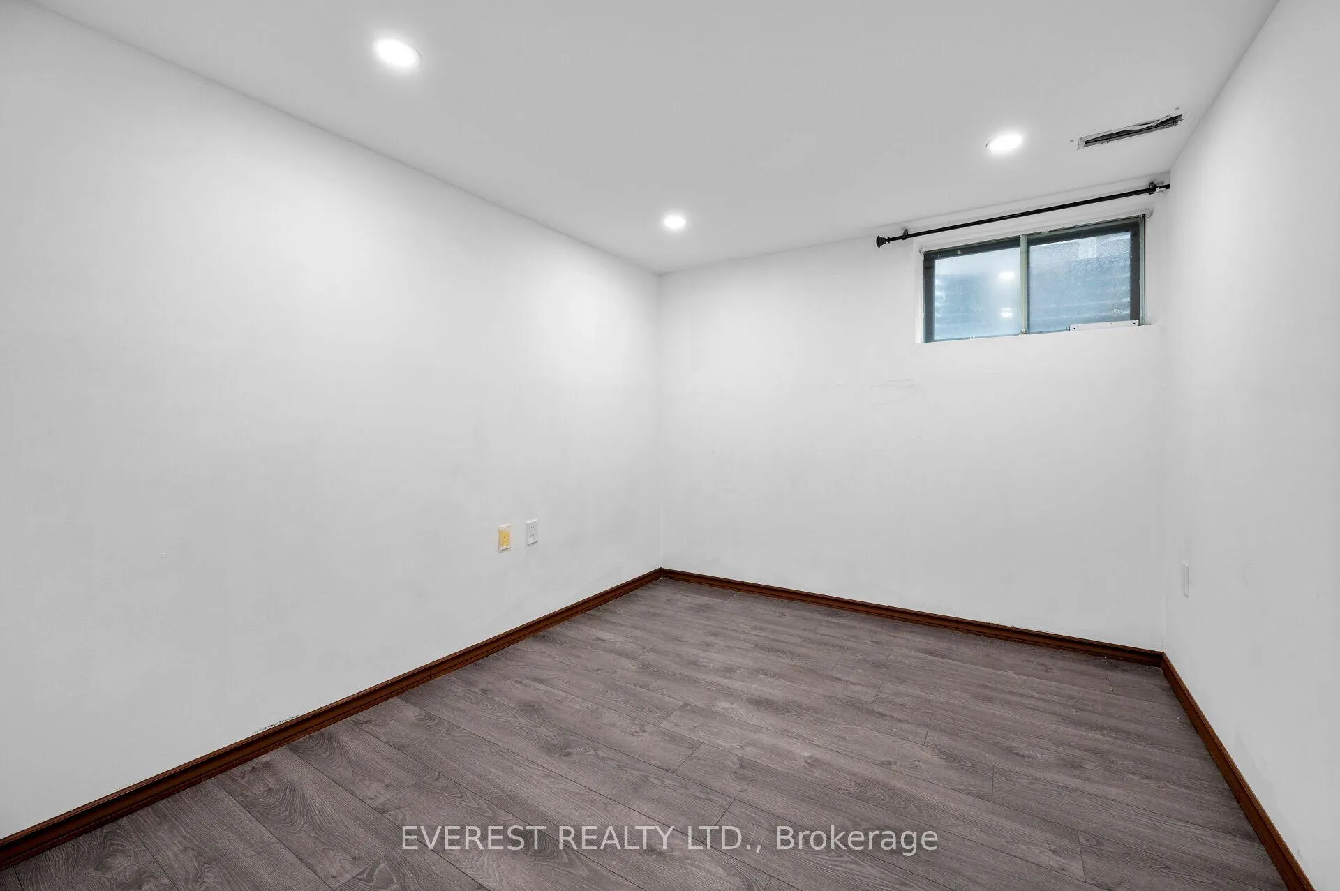 Photo 34 of 41 Juniper Drive, Hamilton, Stoney Creek — HOMEH