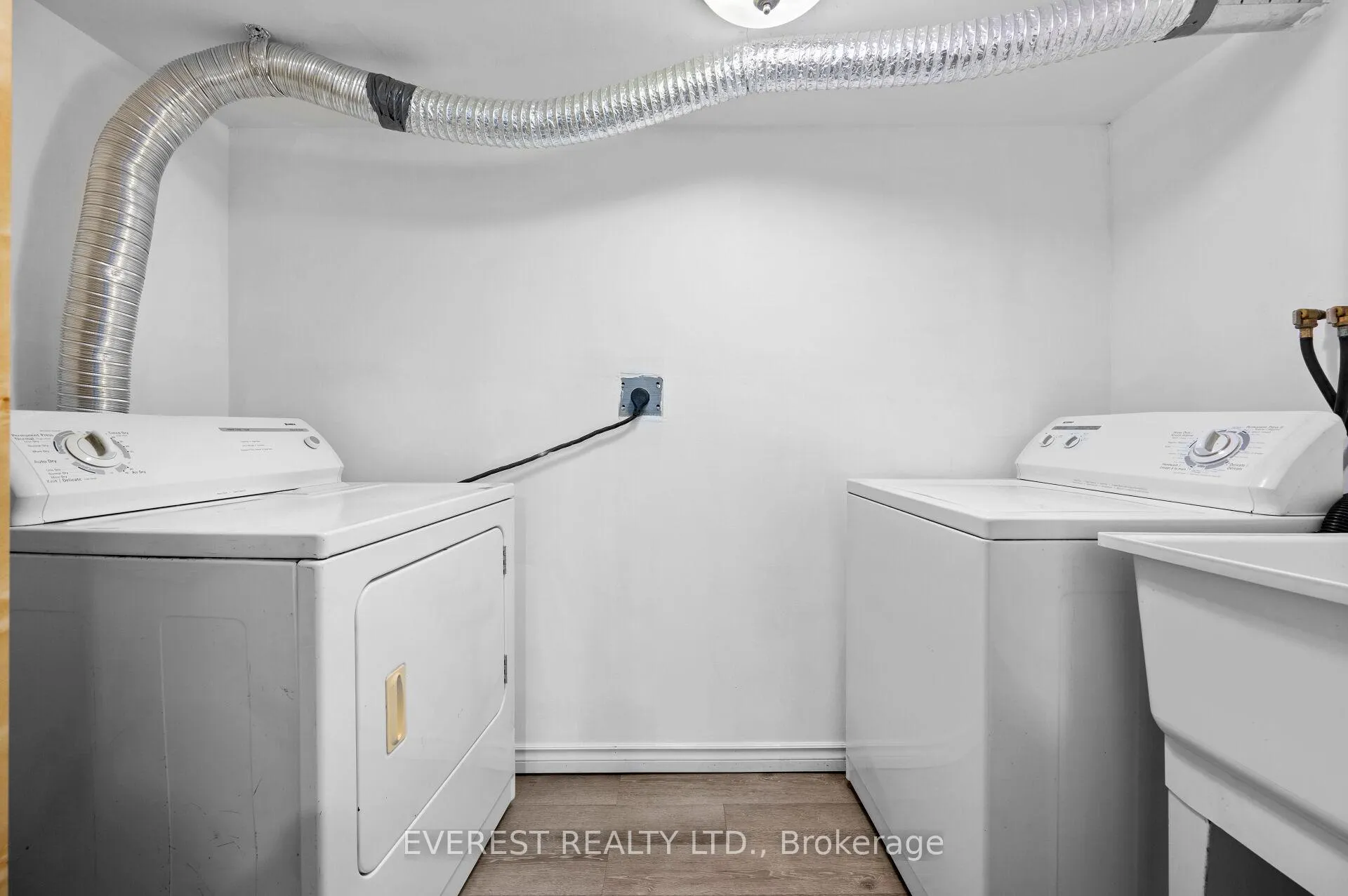 Photo 37 of 41 Juniper Drive, Hamilton, Stoney Creek — HOMEH
