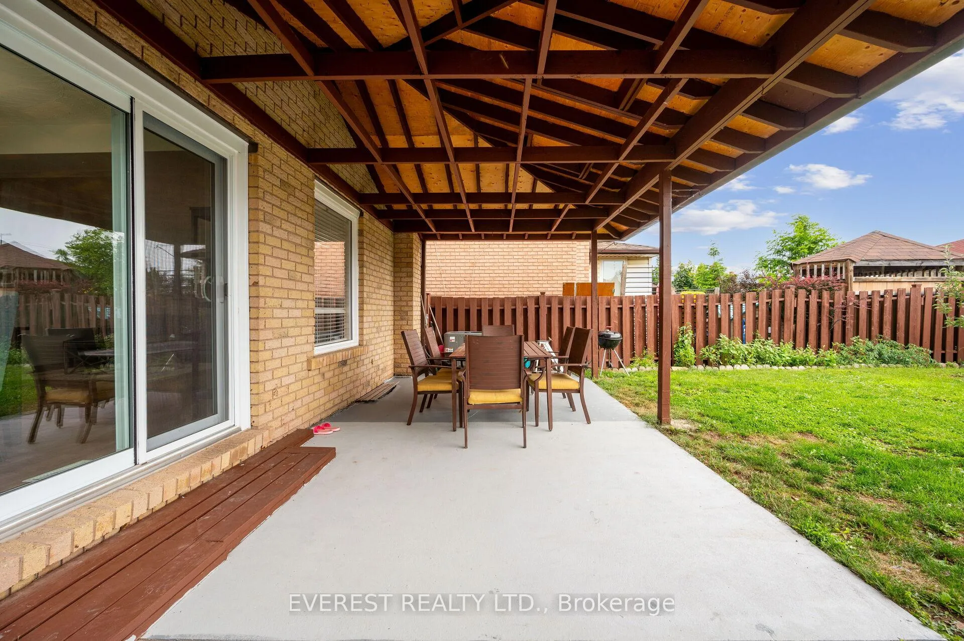 Photo 39 of 41 Juniper Drive, Hamilton, Stoney Creek — HOMEH