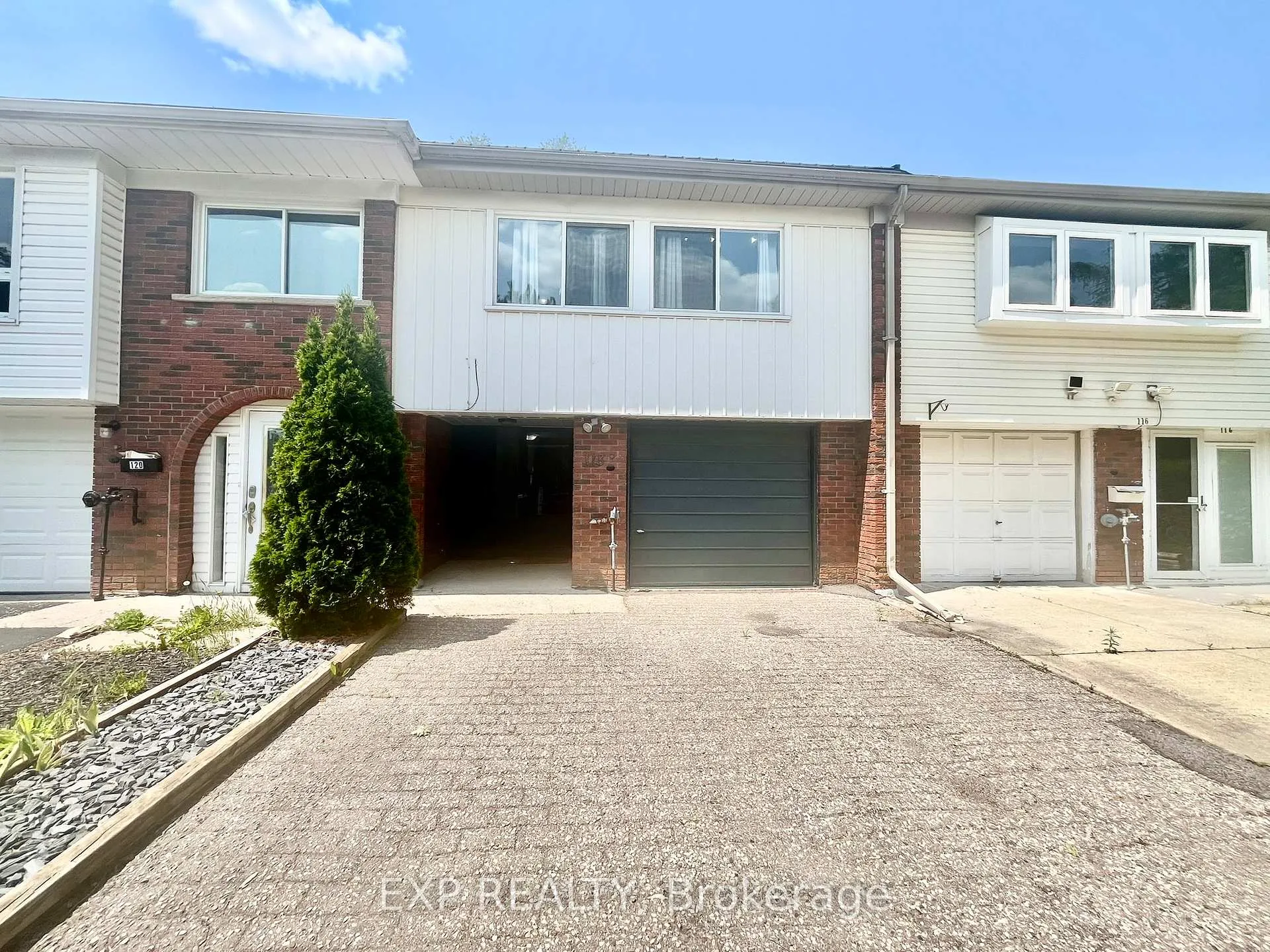 Front of 118 Overlea Drive