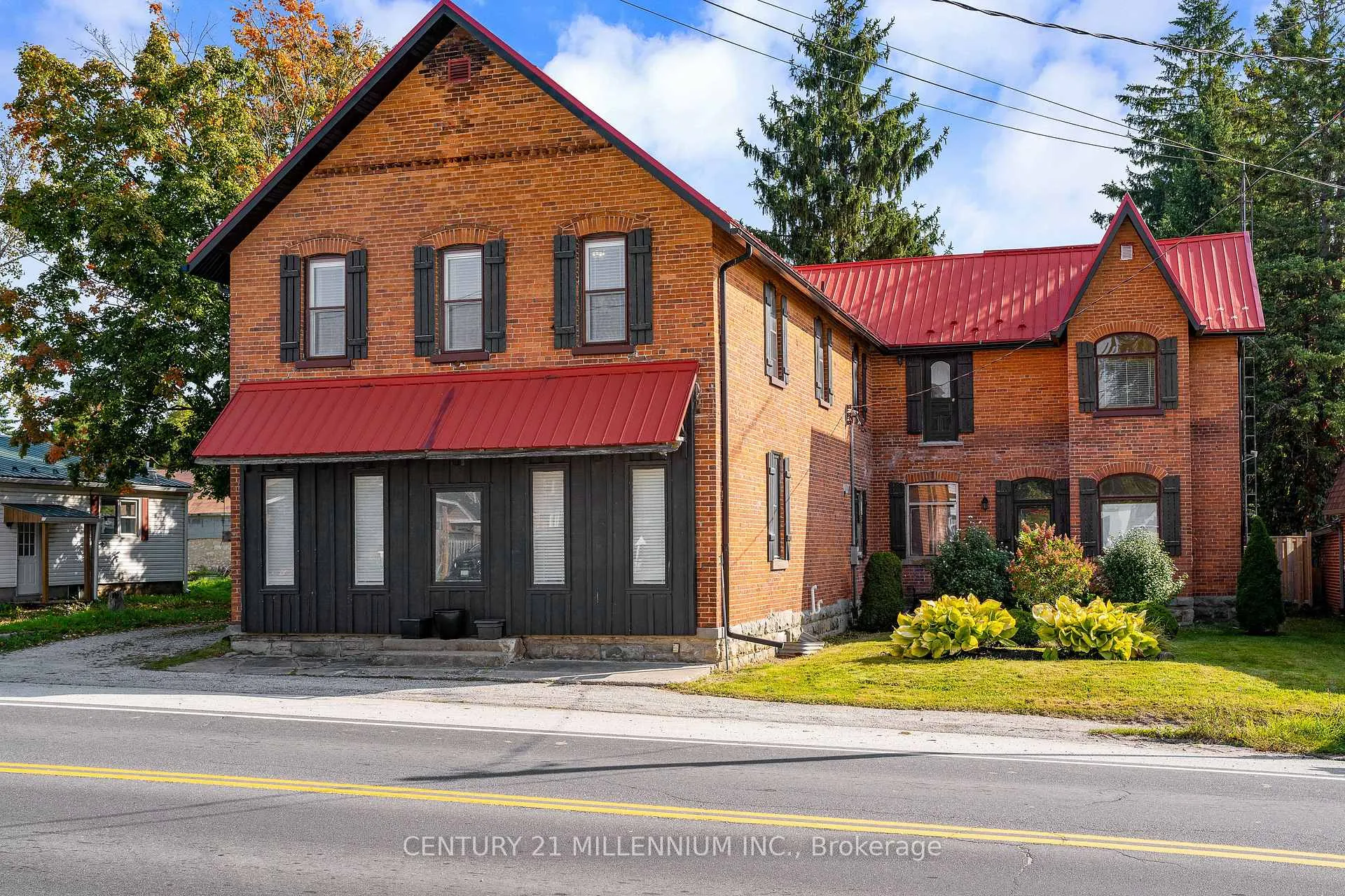 Front of 794093 County Road 124