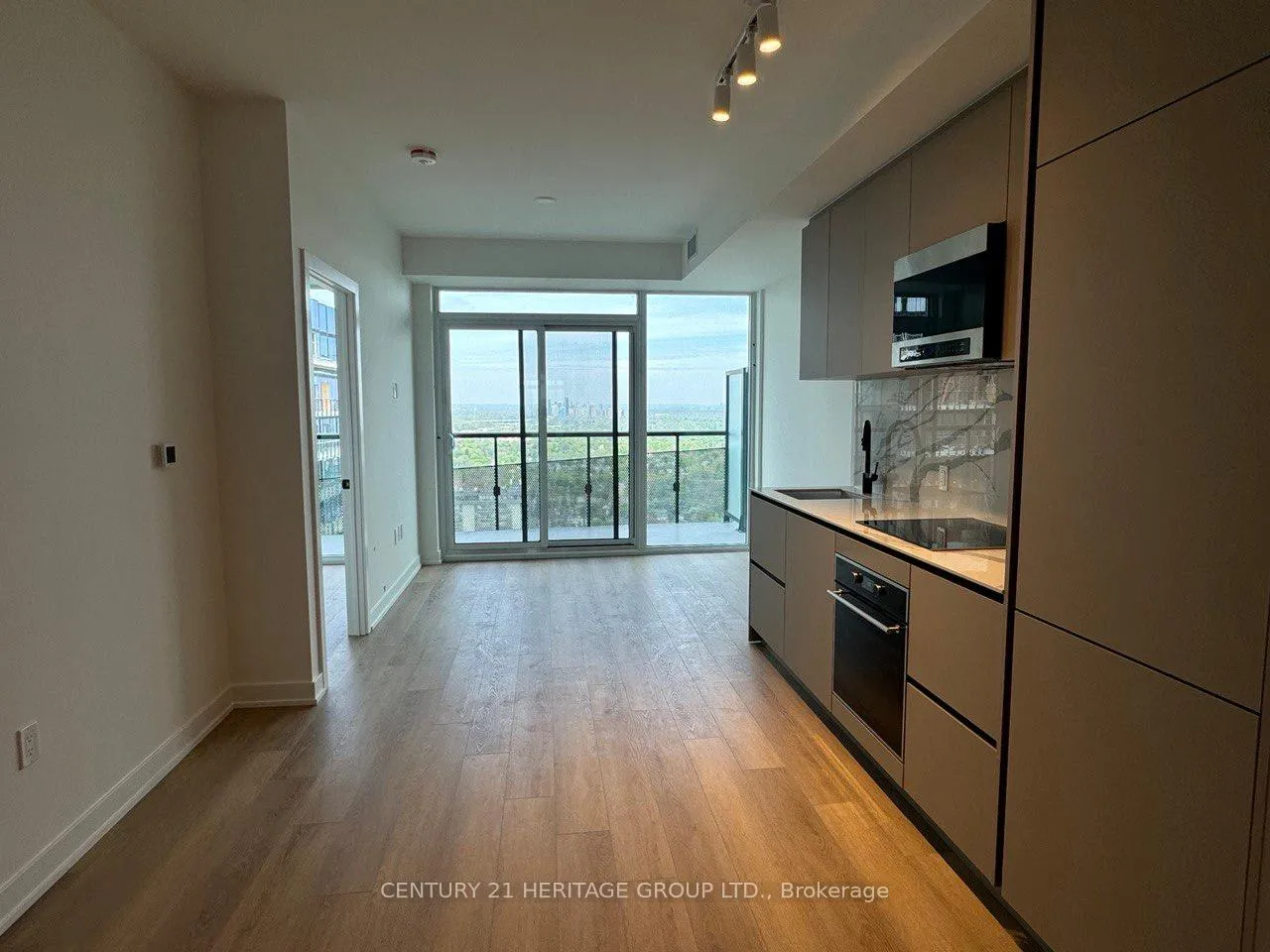 Photo 1 of Unit 3807, 117 Broadway Avenue N, Toronto, Mount Pleasant West — HOMEH