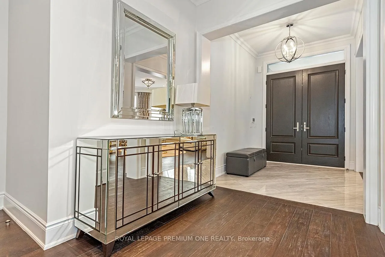 Photo 3 of 2 Appleyard Avenue, Vaughan, Kleinburg — HOMEH