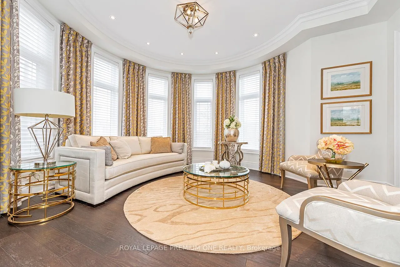 Photo 5 of 2 Appleyard Avenue, Vaughan, Kleinburg — HOMEH