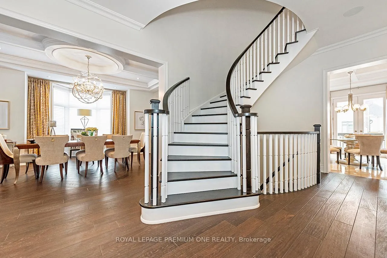 Photo 8 of 2 Appleyard Avenue, Vaughan, Kleinburg — HOMEH
