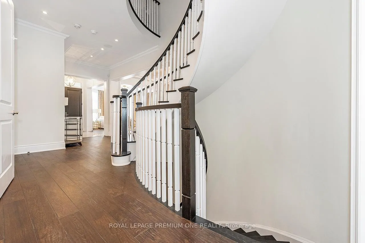 Photo 10 of 2 Appleyard Avenue, Vaughan, Kleinburg — HOMEH