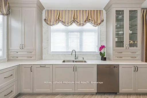 Photo 18 of 2 Appleyard Avenue, Vaughan, Kleinburg — HOMEH