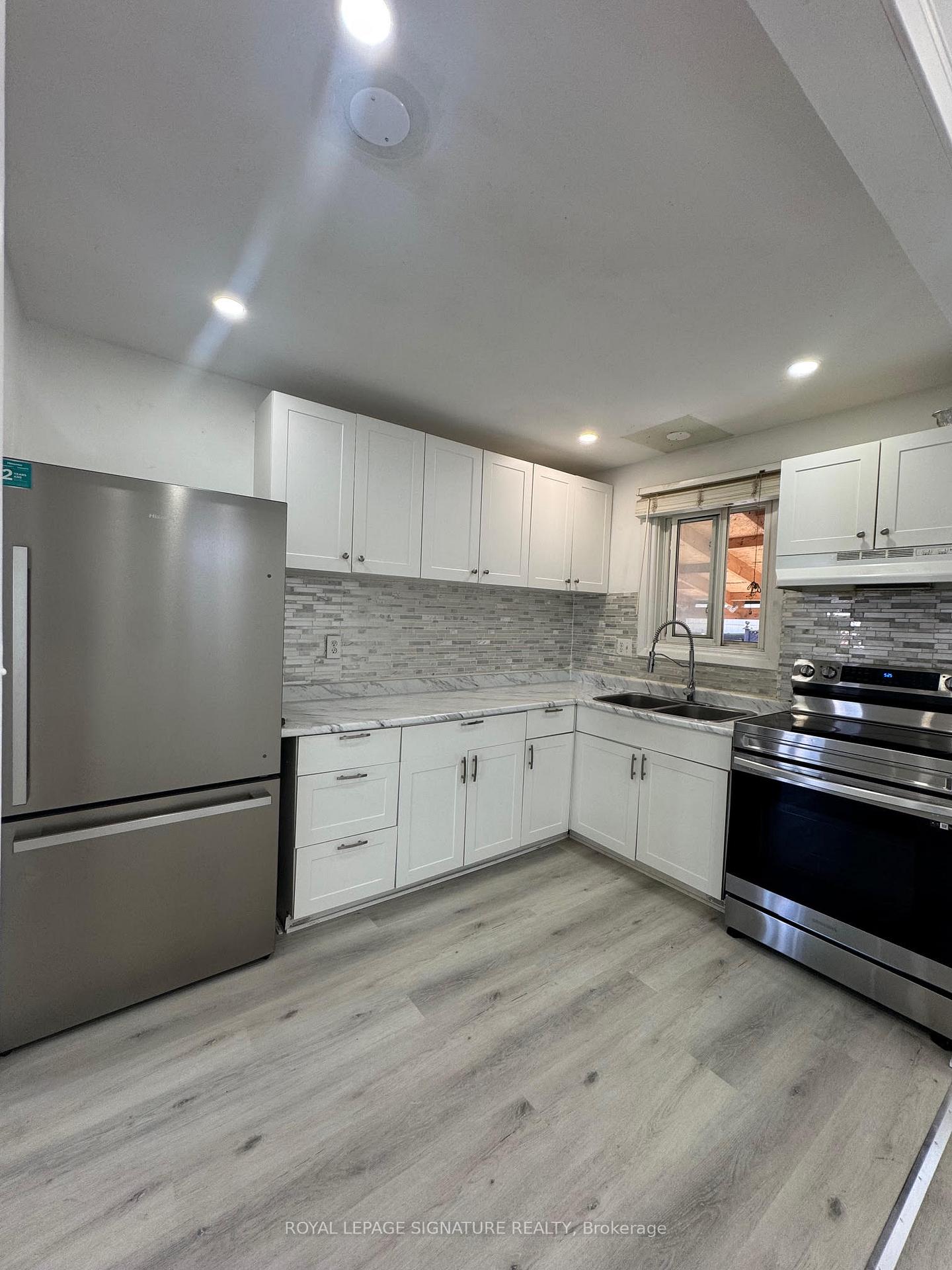 Photo 3 of 10 Heatherside Court, Brampton, Central Park — HOMEH