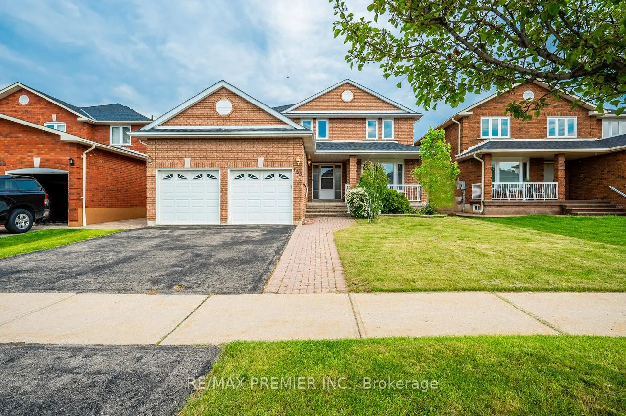 Photo 2 of 153 Father Ermanno Crescent, Vaughan, East Woodbridge — HOMEH