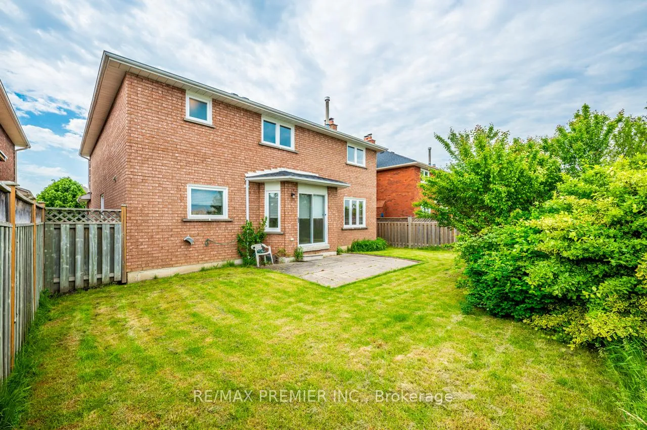 Photo 5 of 153 Father Ermanno Crescent, Vaughan, East Woodbridge — HOMEH
