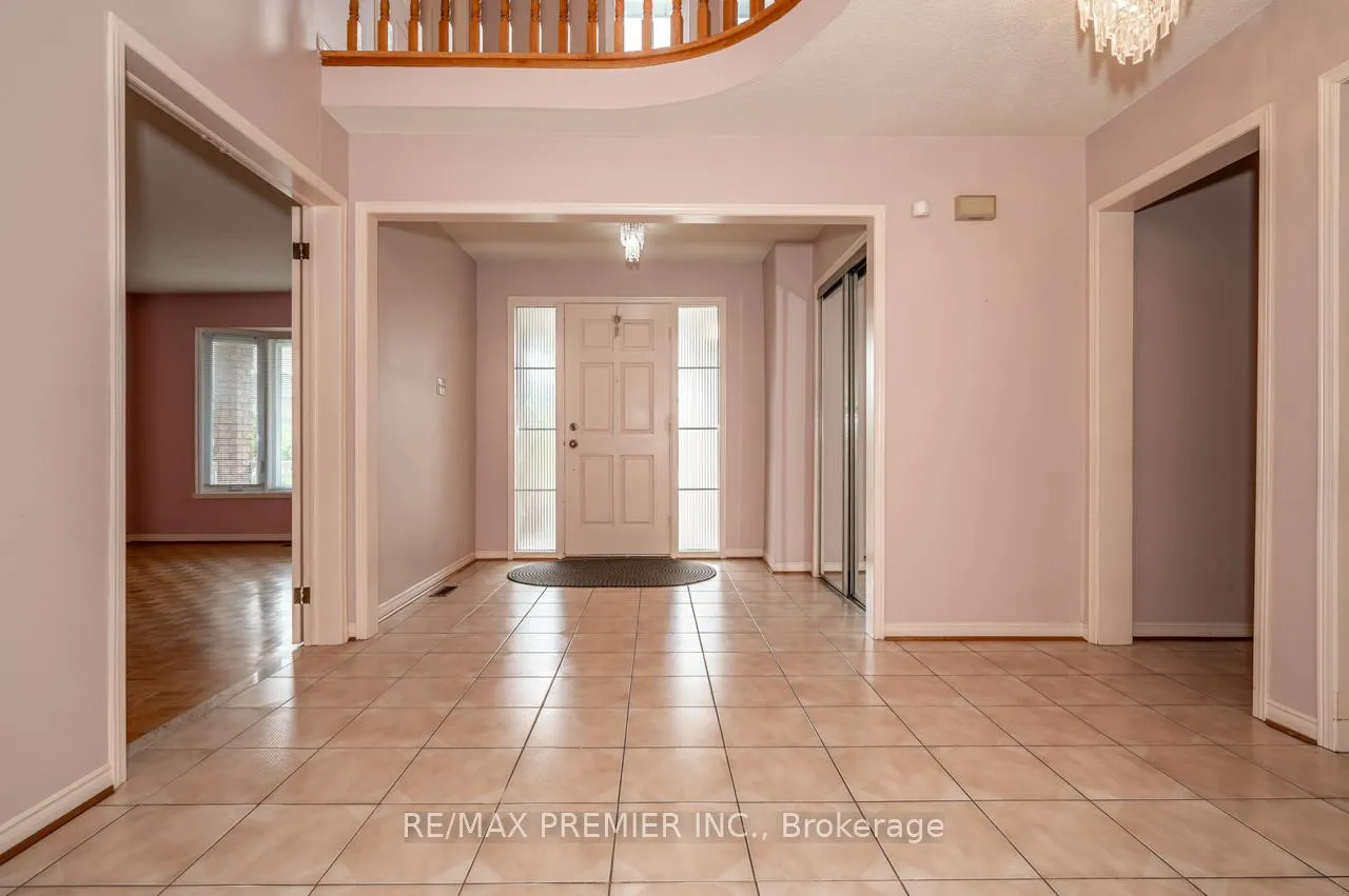 Photo 8 of 153 Father Ermanno Crescent, Vaughan, East Woodbridge — HOMEH