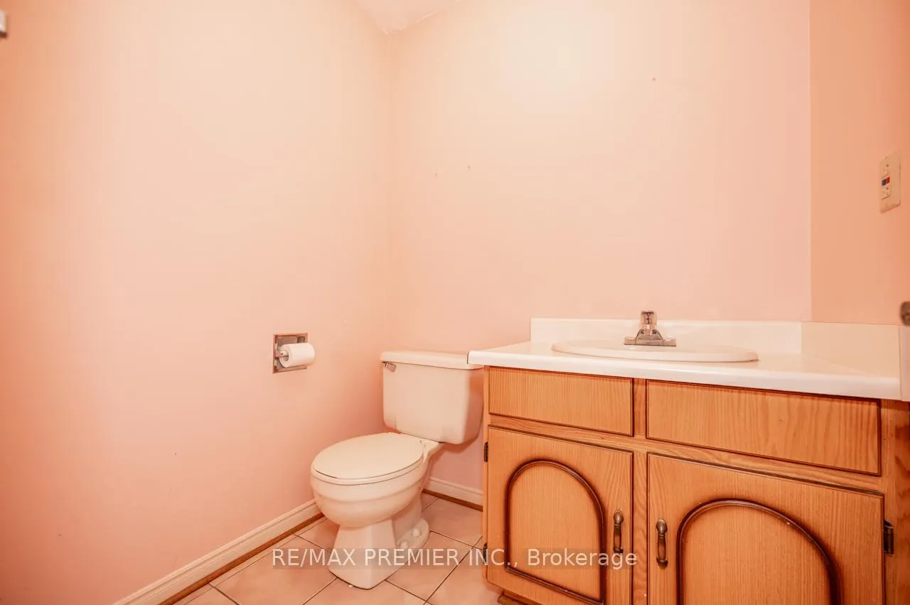 Photo 10 of 153 Father Ermanno Crescent, Vaughan, East Woodbridge — HOMEH