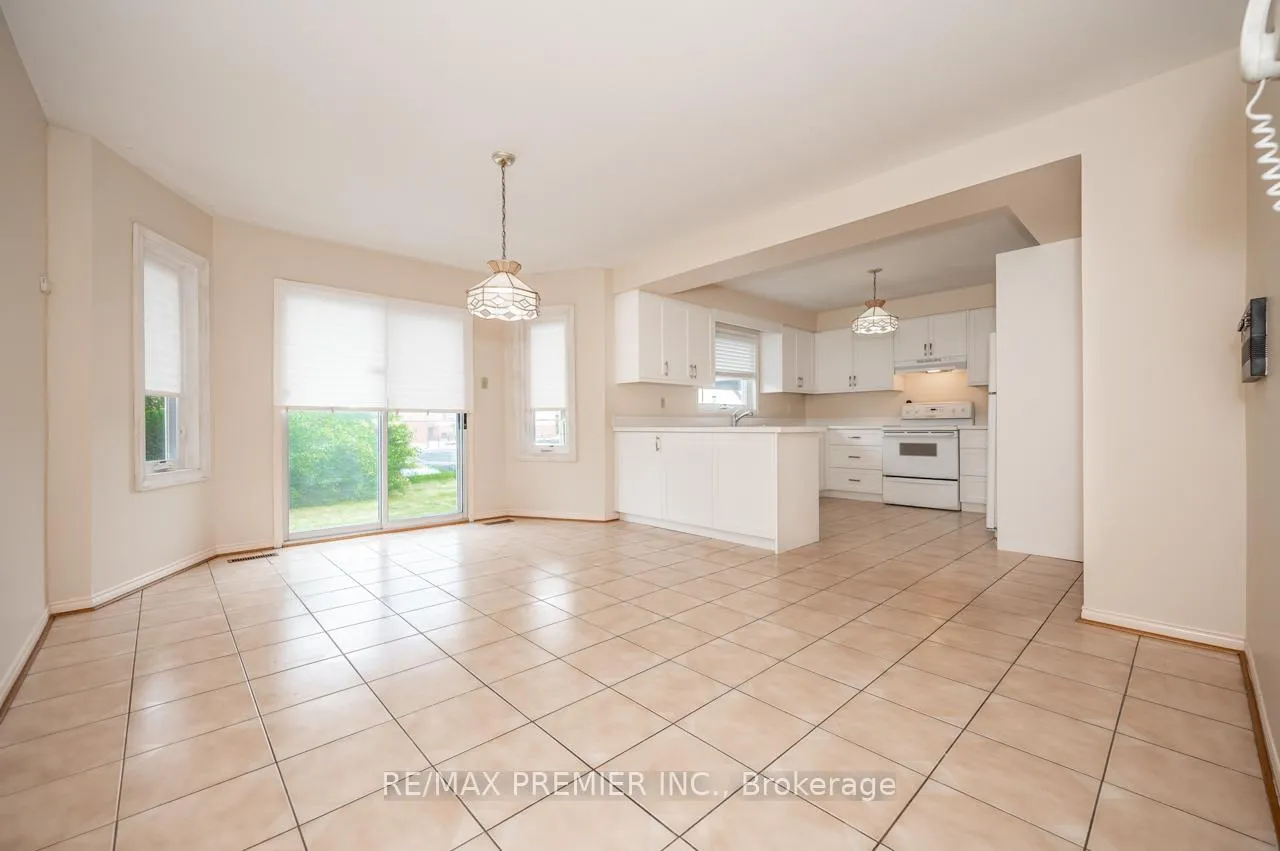 Photo 18 of 153 Father Ermanno Crescent, Vaughan, East Woodbridge — HOMEH