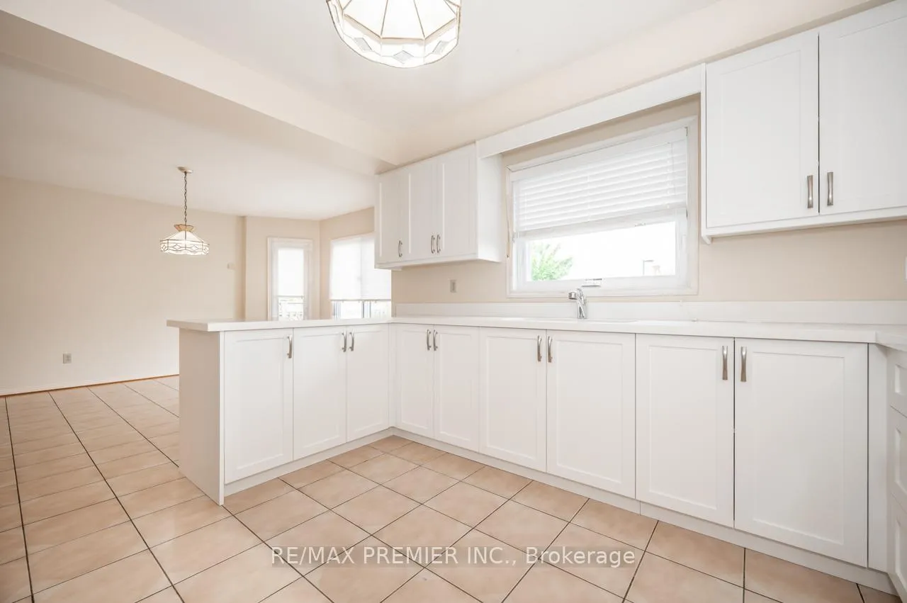 Photo 21 of 153 Father Ermanno Crescent, Vaughan, East Woodbridge — HOMEH