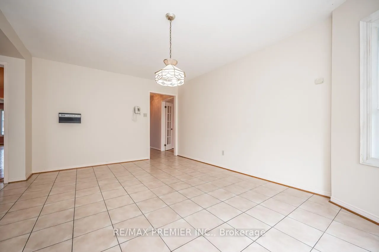 Photo 22 of 153 Father Ermanno Crescent, Vaughan, East Woodbridge — HOMEH