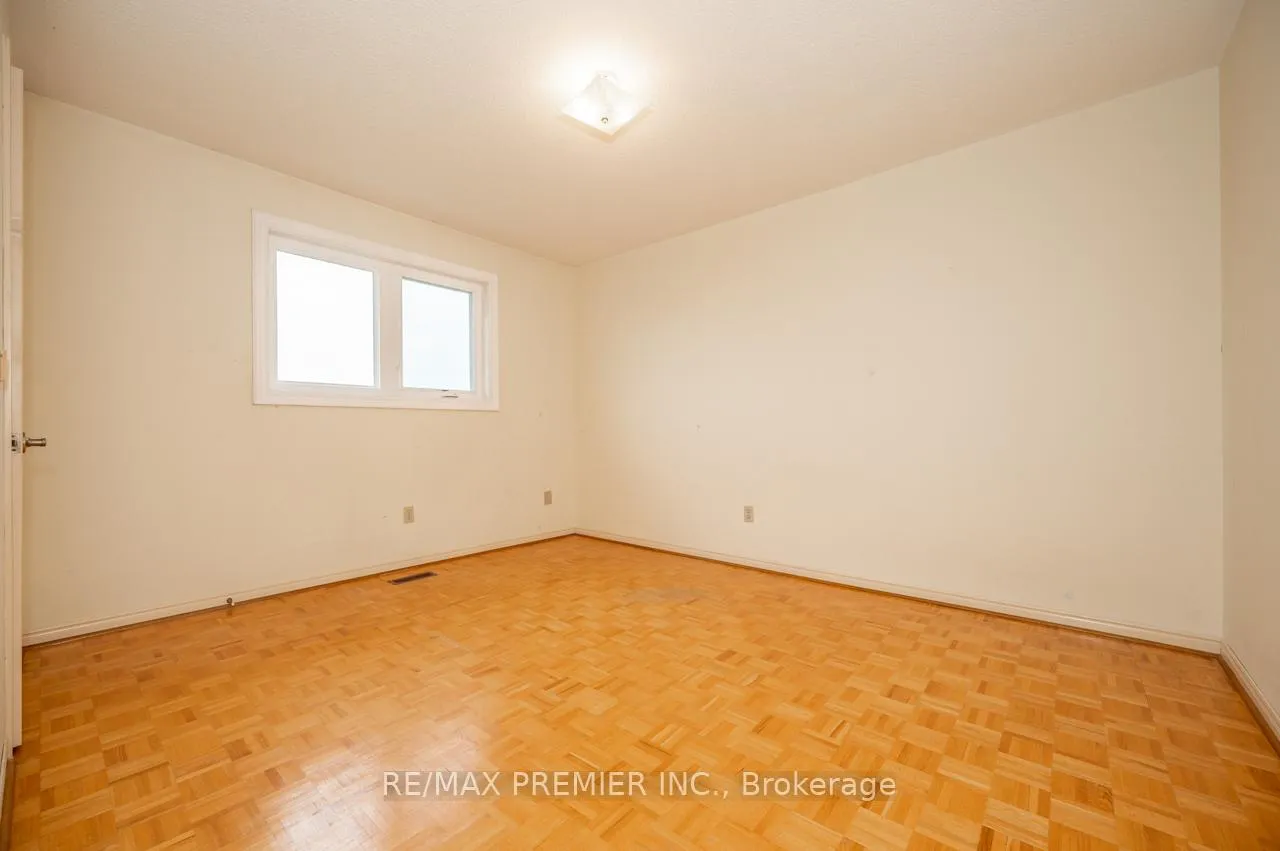 Photo 25 of 153 Father Ermanno Crescent, Vaughan, East Woodbridge — HOMEH