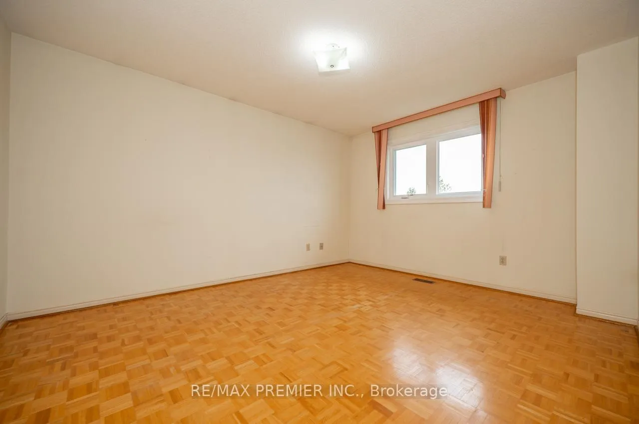 Photo 27 of 153 Father Ermanno Crescent, Vaughan, East Woodbridge — HOMEH