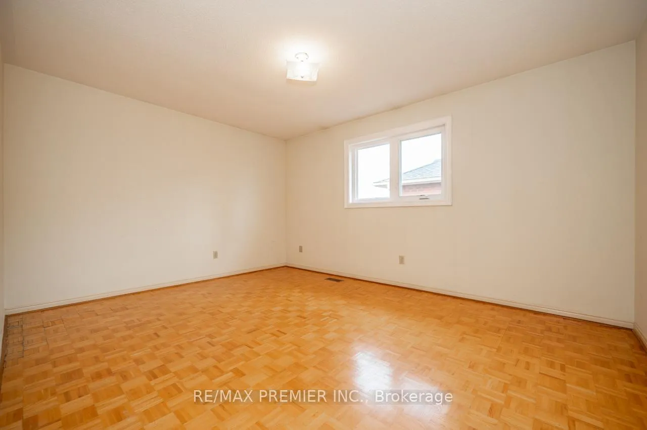 Photo 31 of 153 Father Ermanno Crescent, Vaughan, East Woodbridge — HOMEH