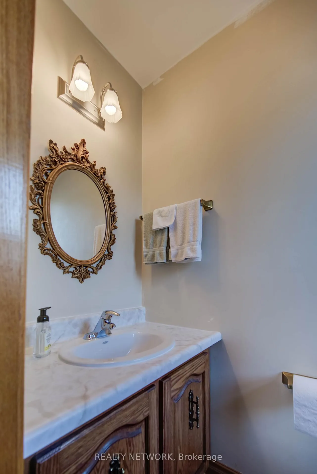 Photo 5 of 45 Selkirk Avenue, Hamilton, Normanhurst — HOMEH