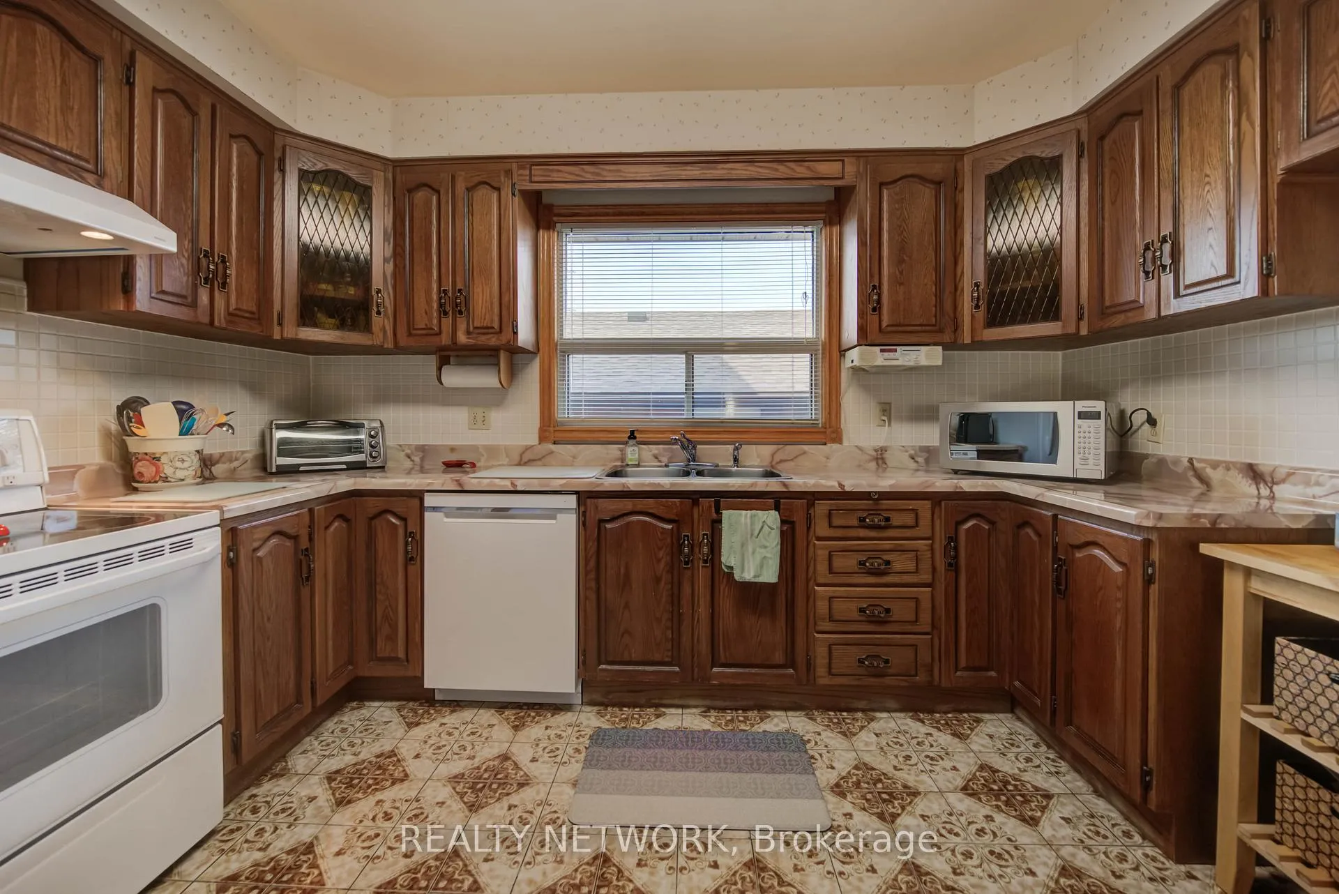 Photo 10 of 45 Selkirk Avenue, Hamilton, Normanhurst — HOMEH