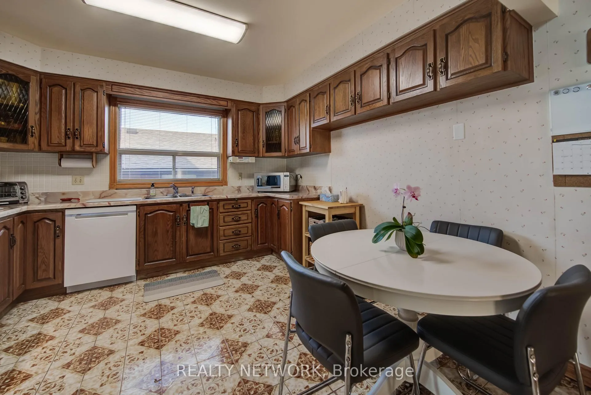 Photo 12 of 45 Selkirk Avenue, Hamilton, Normanhurst — HOMEH