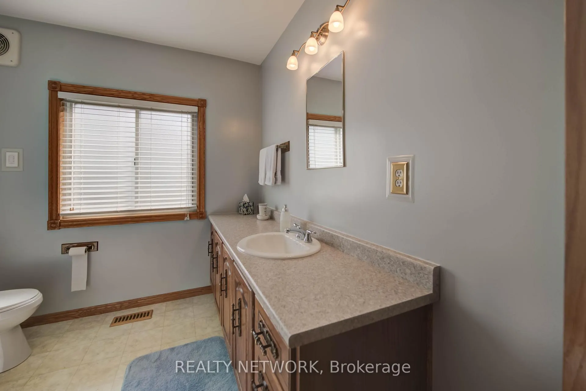Photo 16 of 45 Selkirk Avenue, Hamilton, Normanhurst — HOMEH