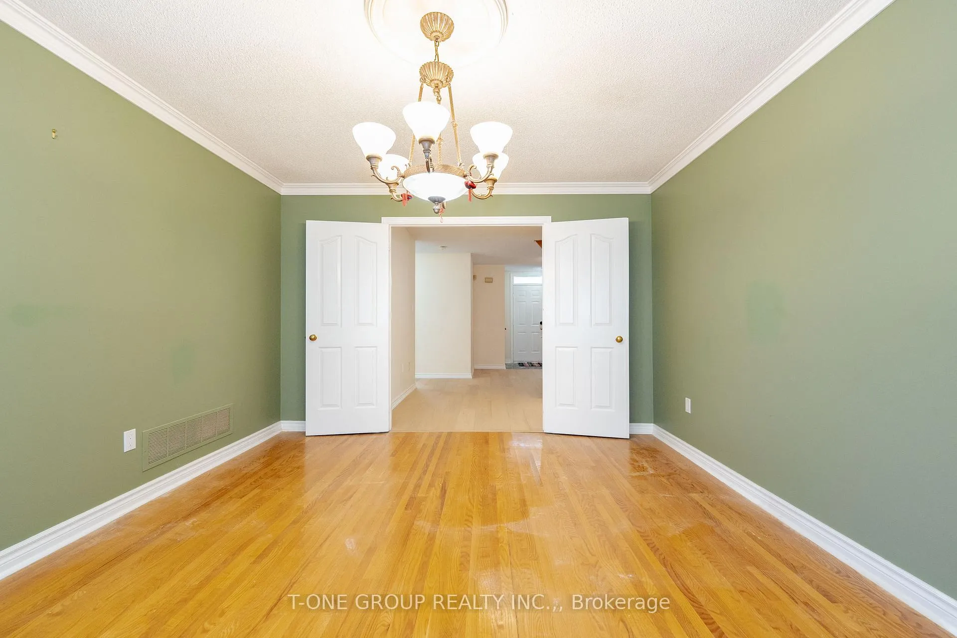 Photo 9 of 2 Mary Elizabeth Crescent, Markham, Buttonville — HOMEH