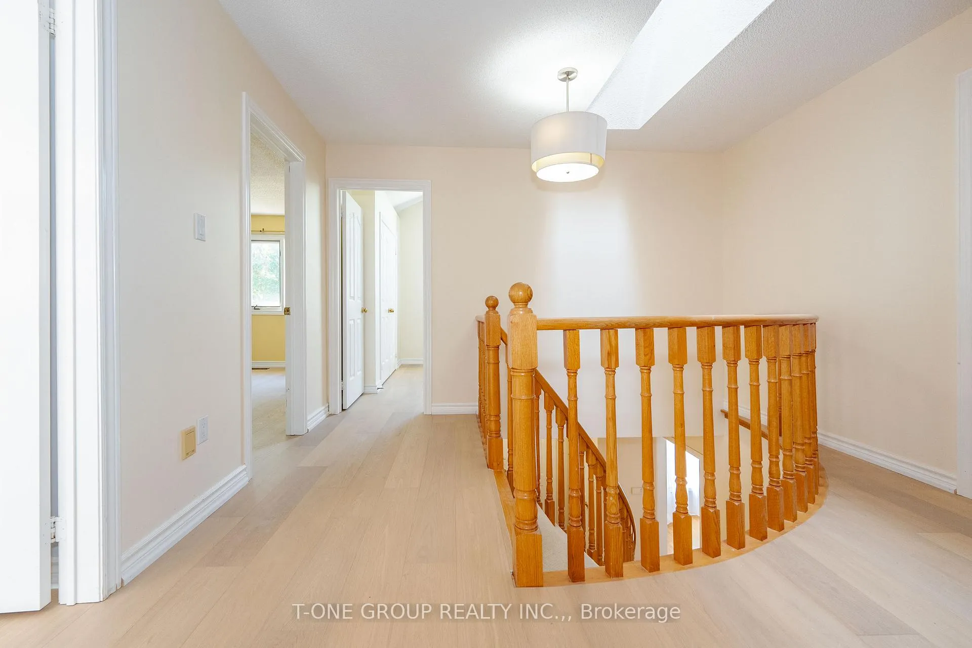 Photo 10 of 2 Mary Elizabeth Crescent, Markham, Buttonville — HOMEH