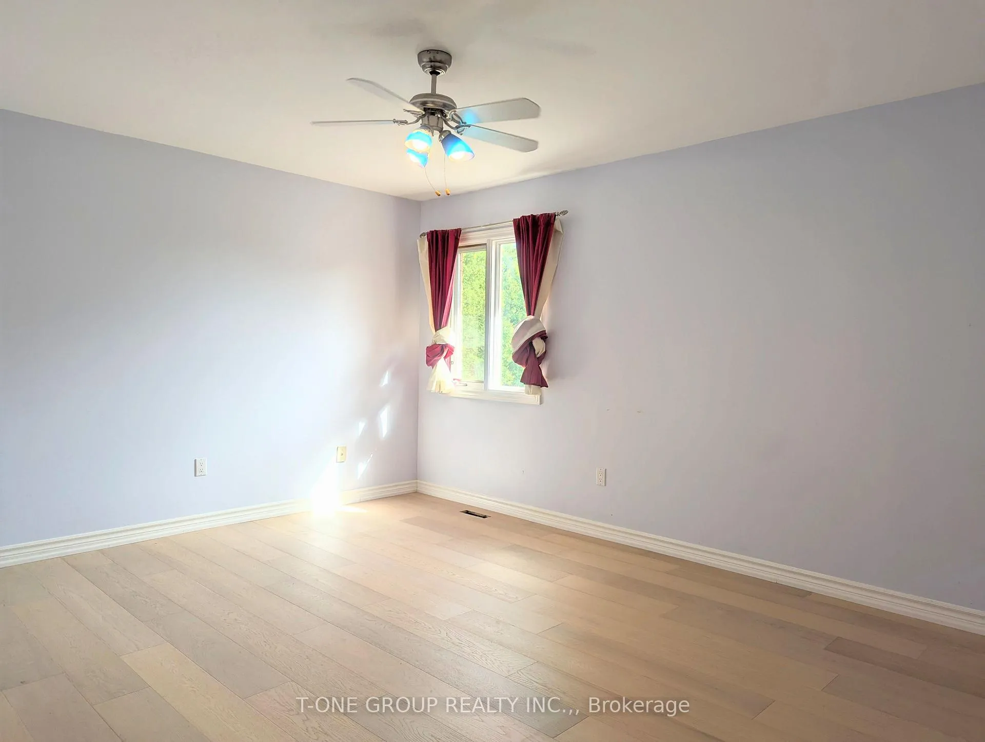 Photo 11 of 2 Mary Elizabeth Crescent, Markham, Buttonville — HOMEH