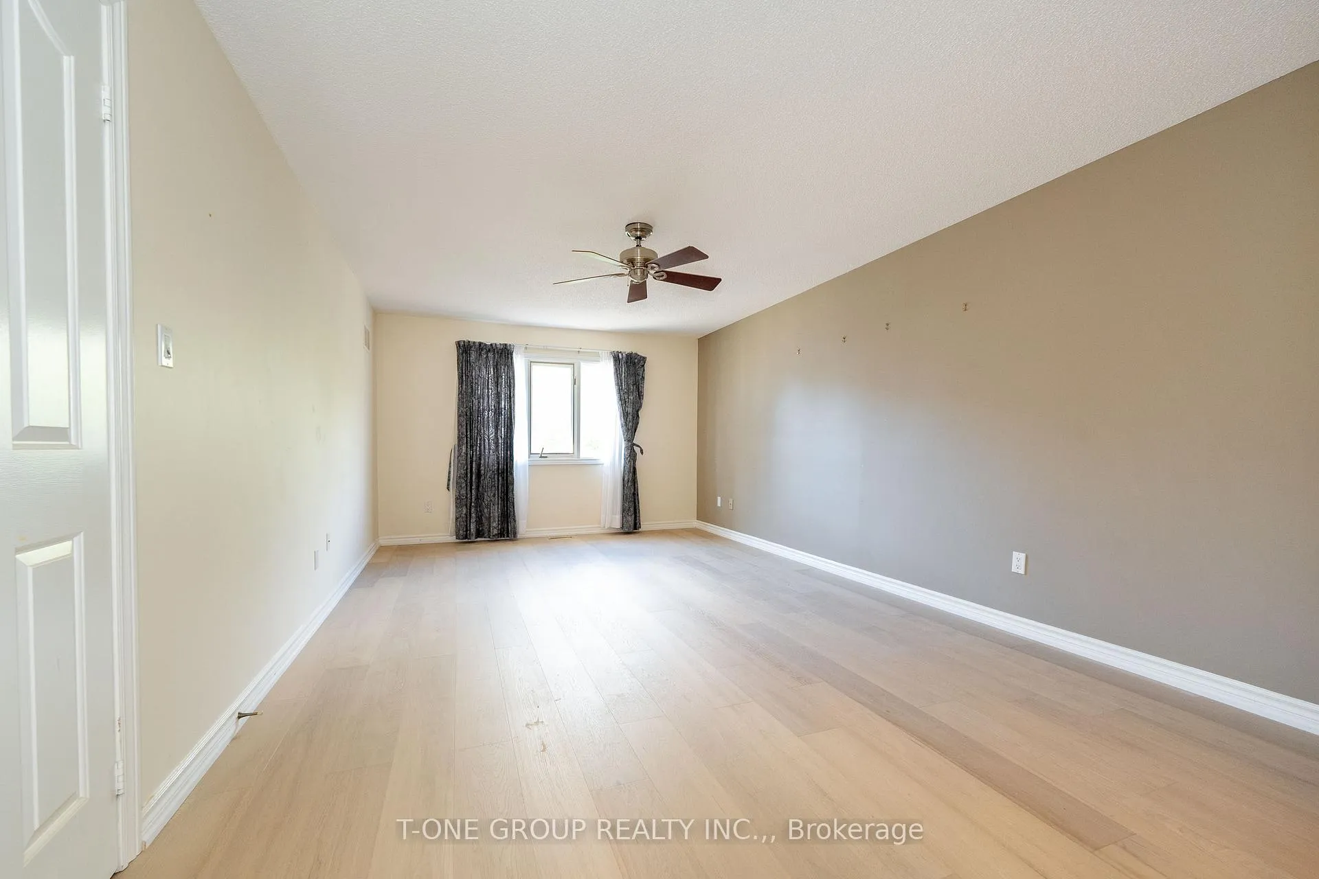 Photo 12 of 2 Mary Elizabeth Crescent, Markham, Buttonville — HOMEH