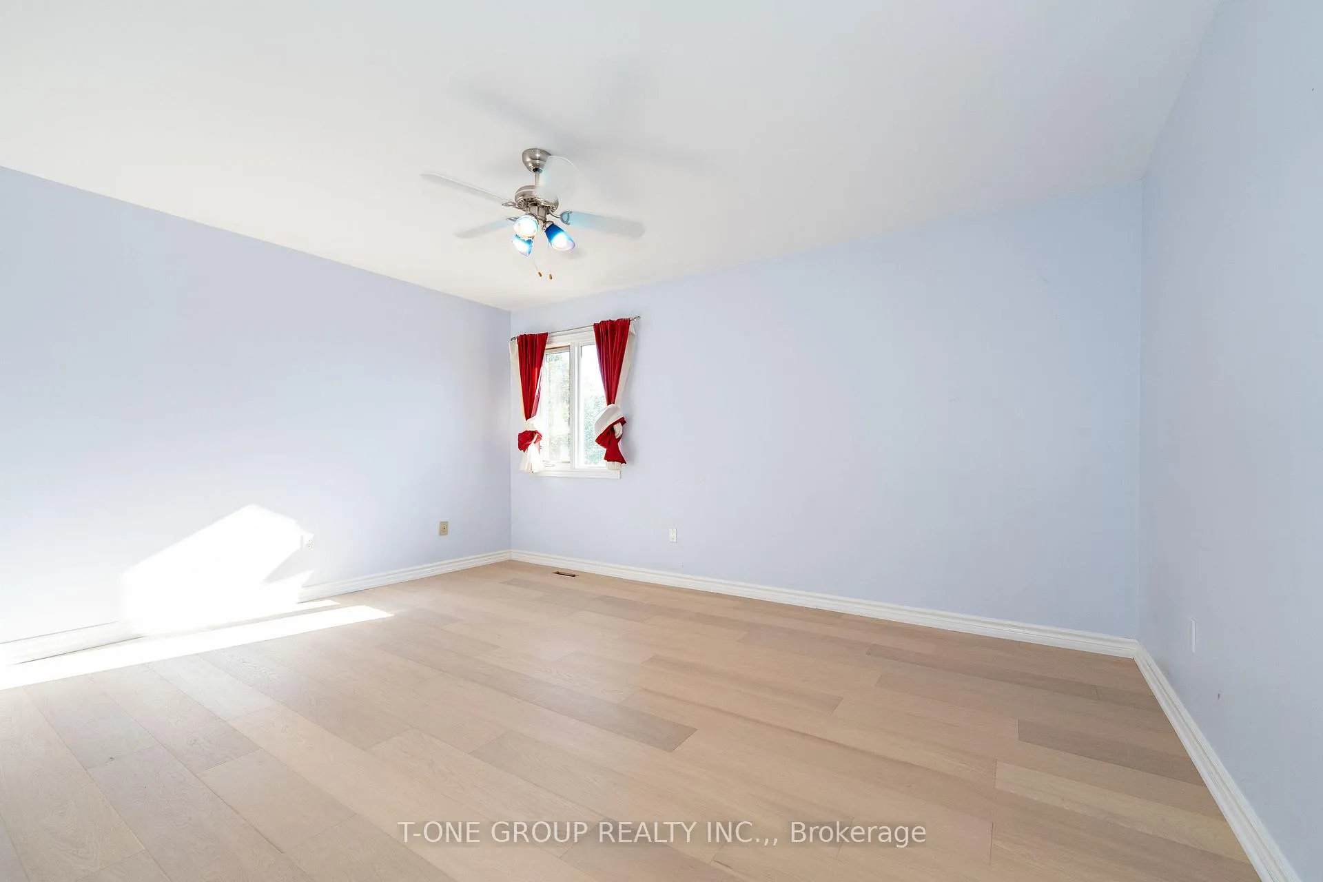 Photo 13 of 2 Mary Elizabeth Crescent, Markham, Buttonville — HOMEH