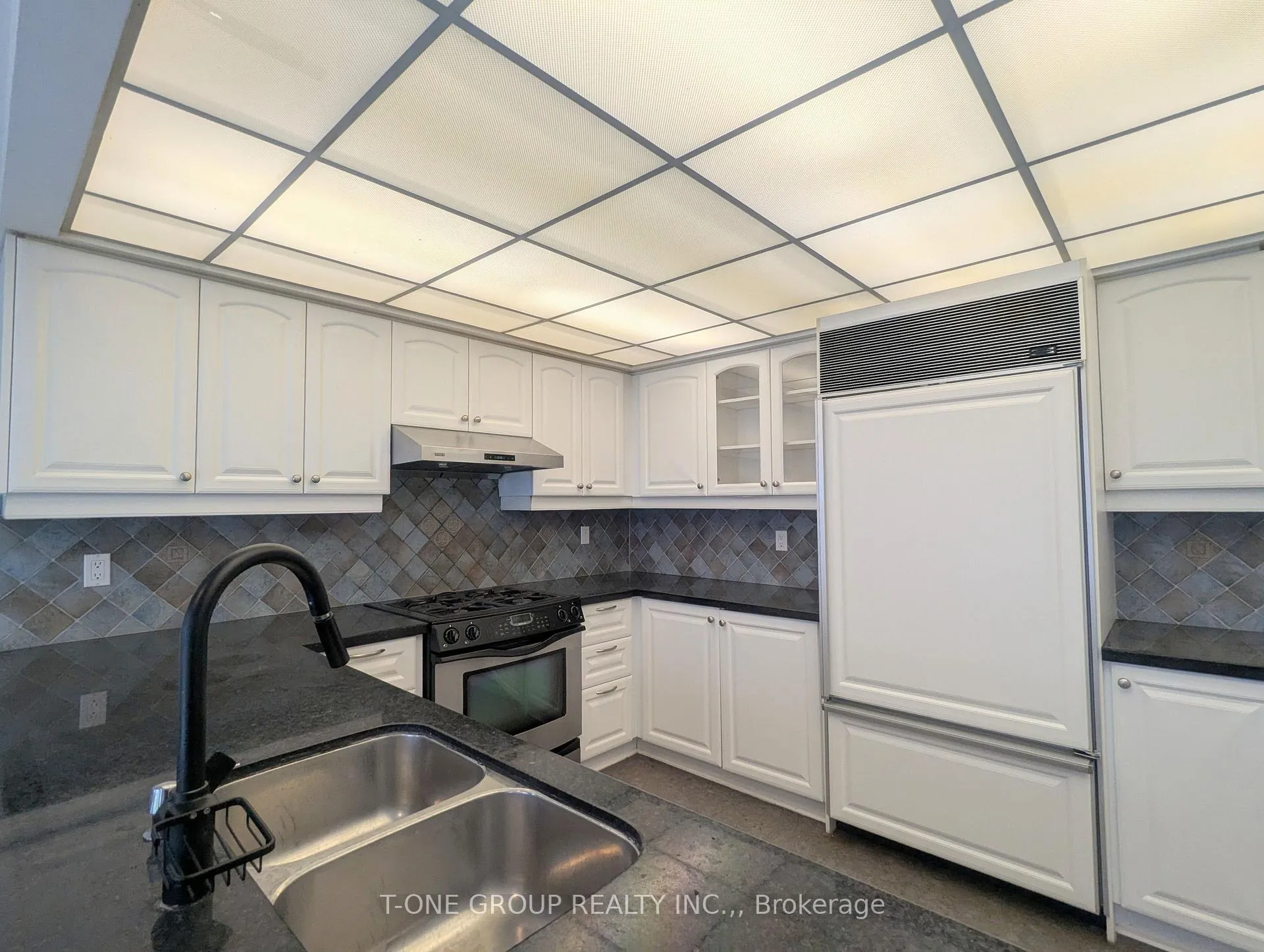 Photo 14 of 2 Mary Elizabeth Crescent, Markham, Buttonville — HOMEH