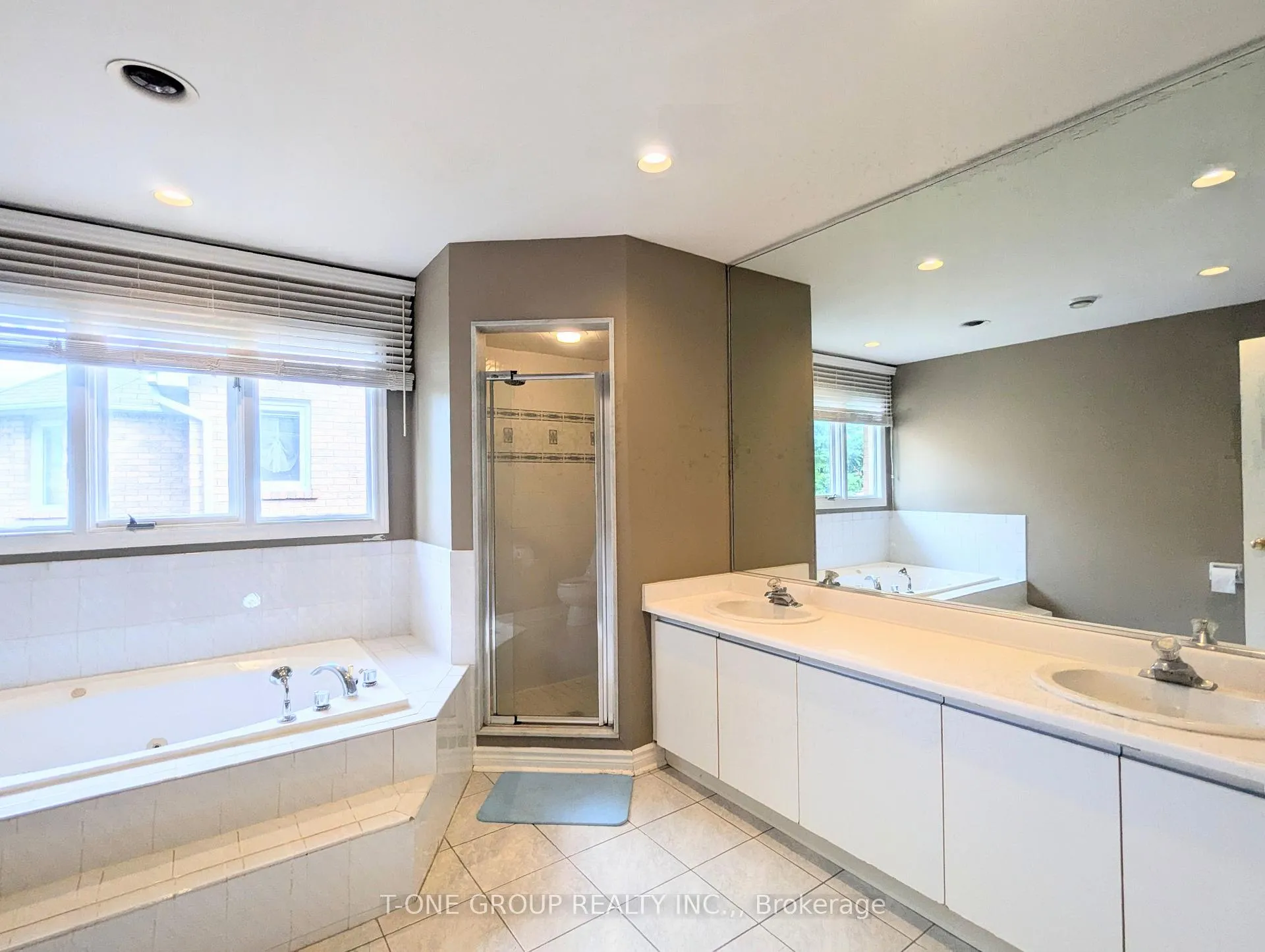 Photo 19 of 2 Mary Elizabeth Crescent, Markham, Buttonville — HOMEH